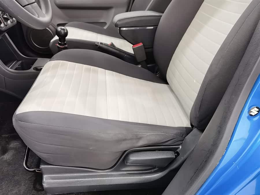 铃木 雨燕 2015 汽车图片 #21