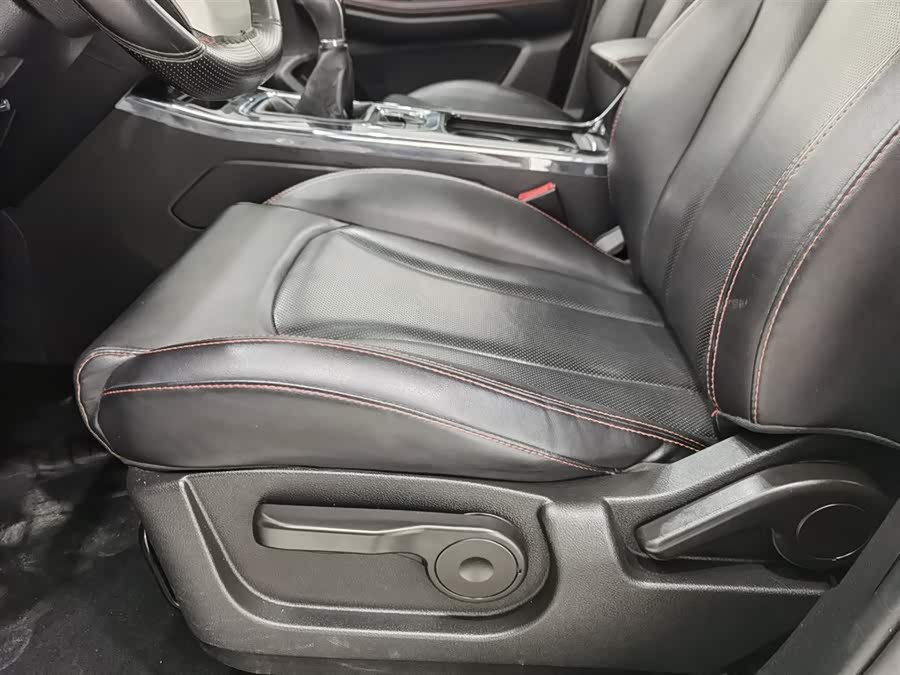 SWM斯威汽车 SWM斯威G05 2019 汽车图片 #21