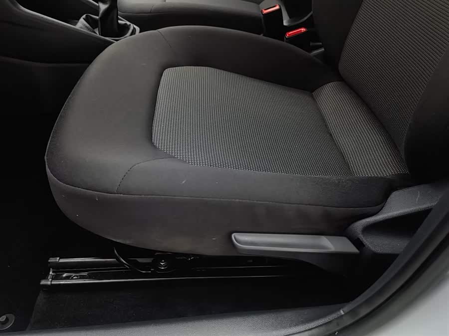 Volkswagen Jetta 2019 immagine di auto #21