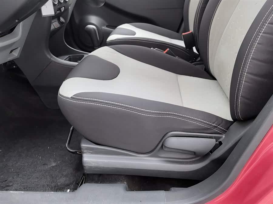 Suzuki 2012 car image #21