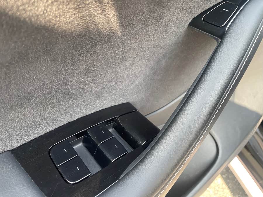 Tesla Model 3 2020 image de voiture #21