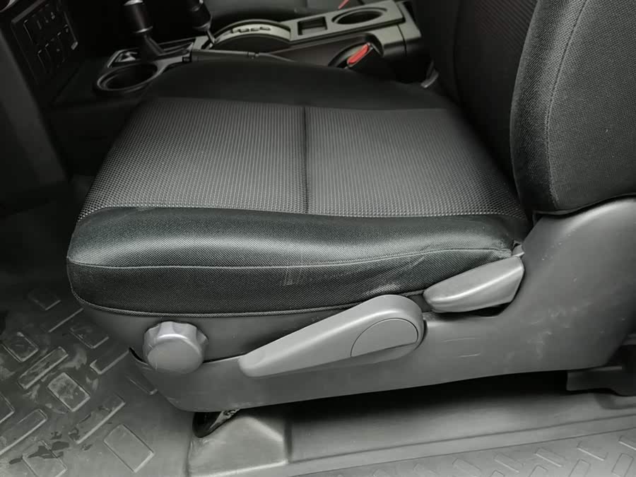 Toyota FJ Cruiser 2008 immagine di auto #21