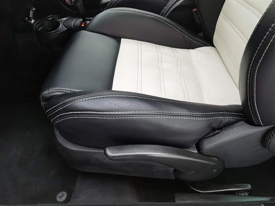 Volkswagen Beetle 2011 immagine di auto #21