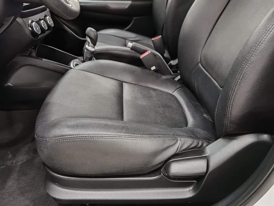 起亚 起亚K2 2015 汽车图片 #21