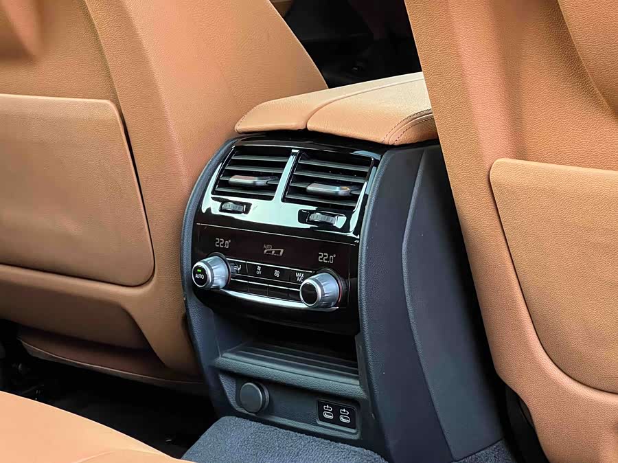 BMW 6 Series GT 2020 immagine di auto #21