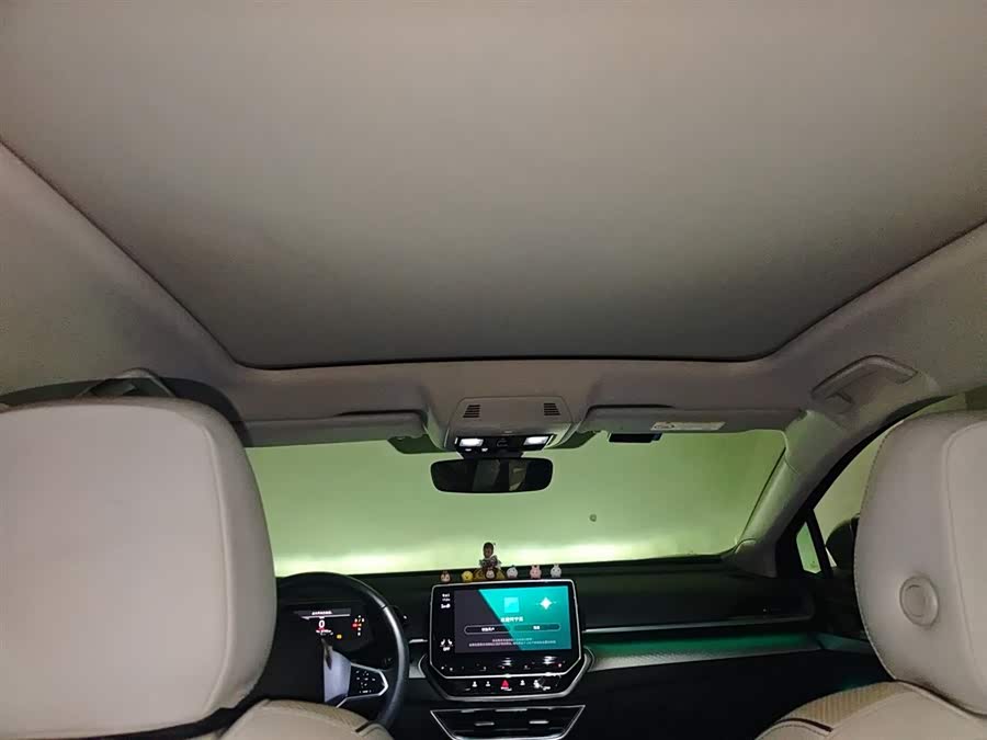 Volkswagen ID.6 X 2022 car image #21