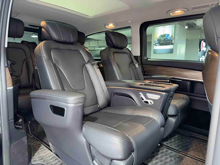 Mercedes-Benz V Class 2020 car image #21