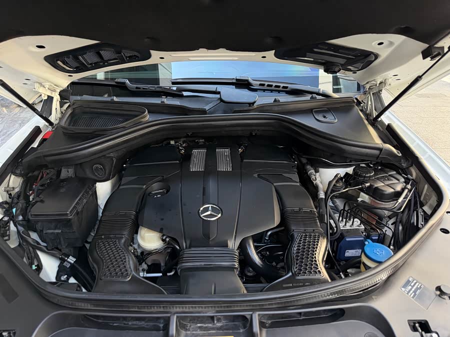 Mercedes-Benz M Class 2015 car image #21