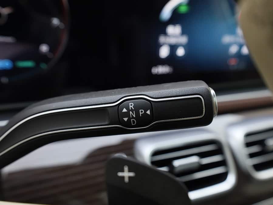 Mercedes-Benz Maybach GLS 2021 car image #21