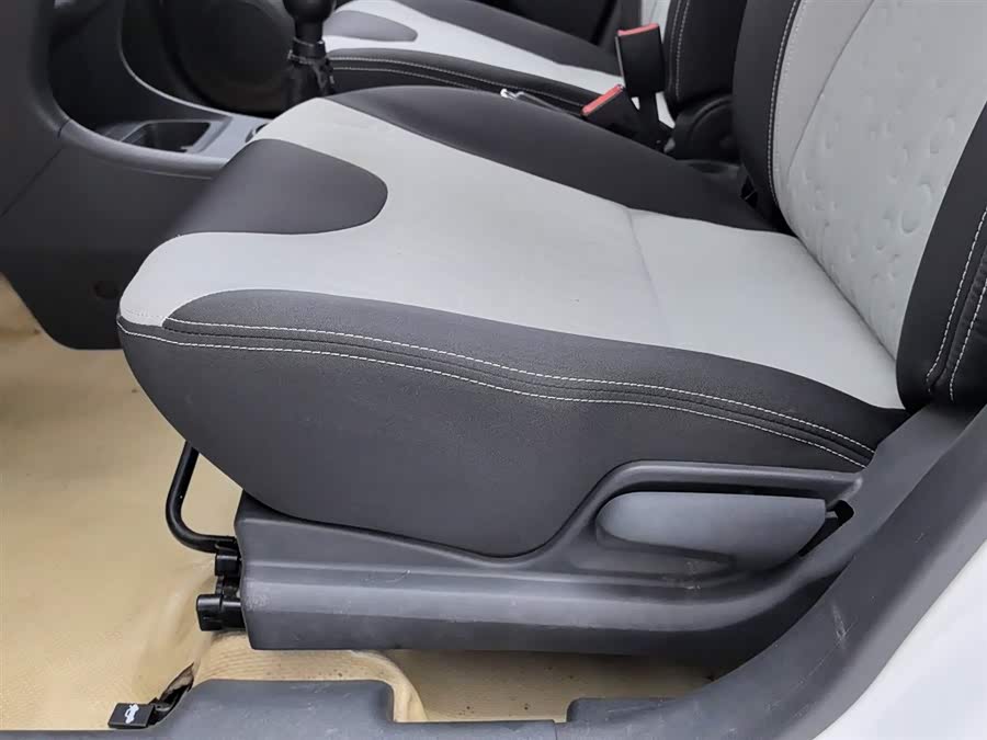 Suzuki 2013 car image #21