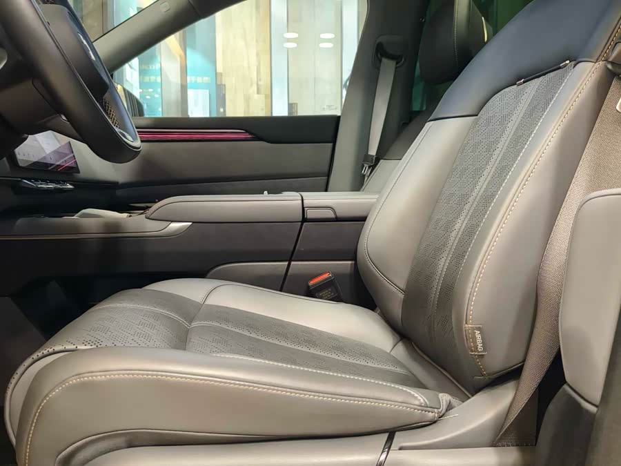 Zeekr 7X 2024 car image #21