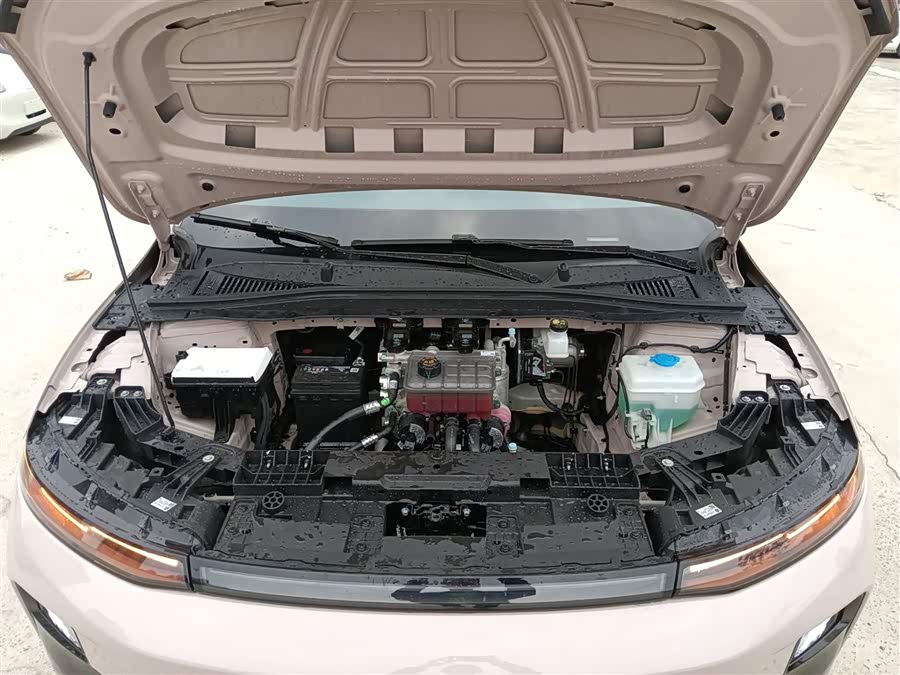 零跑汽车 零跑B01 2025 汽车图片 #21