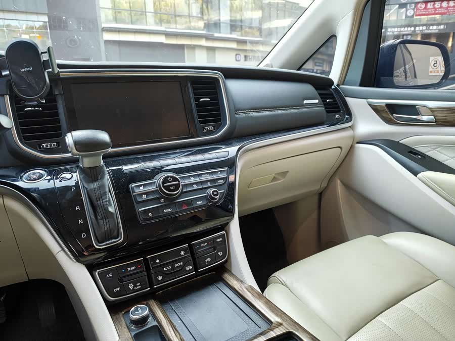 GAC Trumpchi M8 2018 car image #21