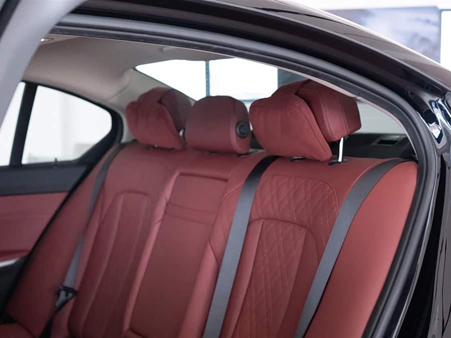 BMW i3 2024 car image #21