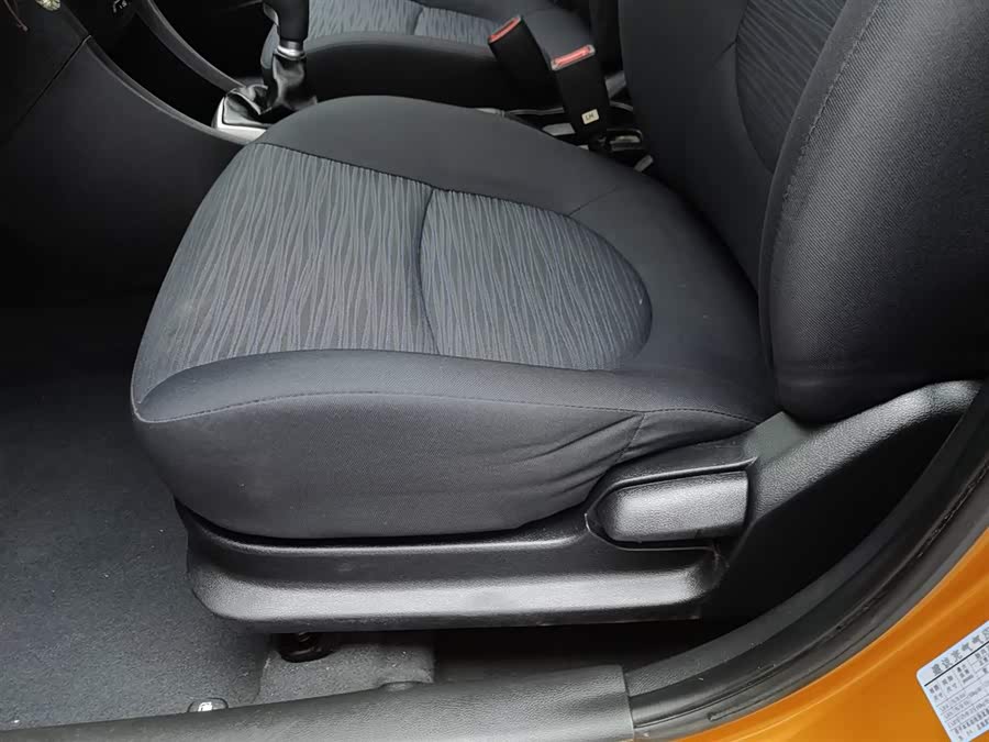 Mazda Reina Hatchback 2014 car image #21