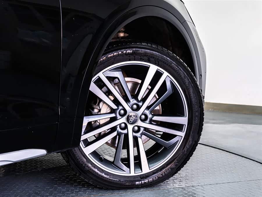 Audi Q5L 2022 car image #21