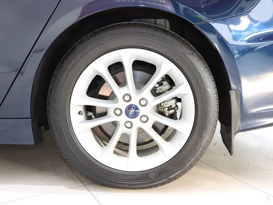 Ford Mondeo 2019 car image #21