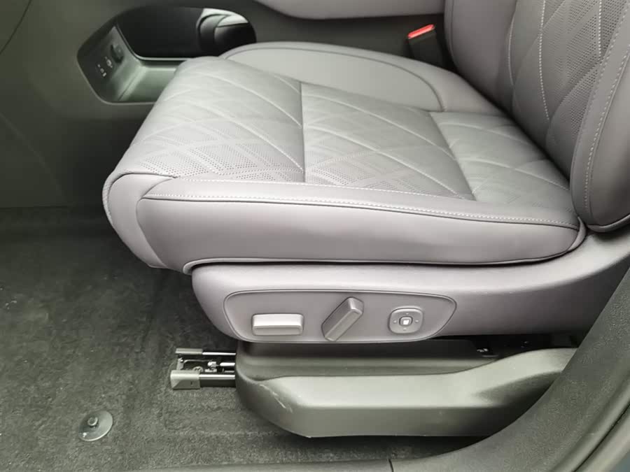 Leapmotor C16 2025 car image #21