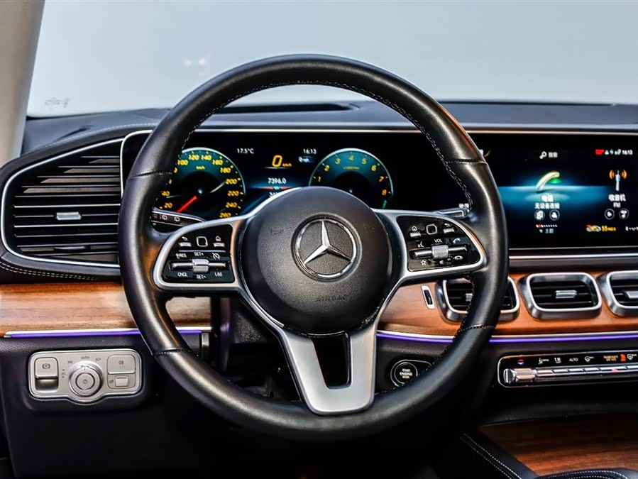 Mercedes-Benz GLE Class New Energy 2021 car image #21