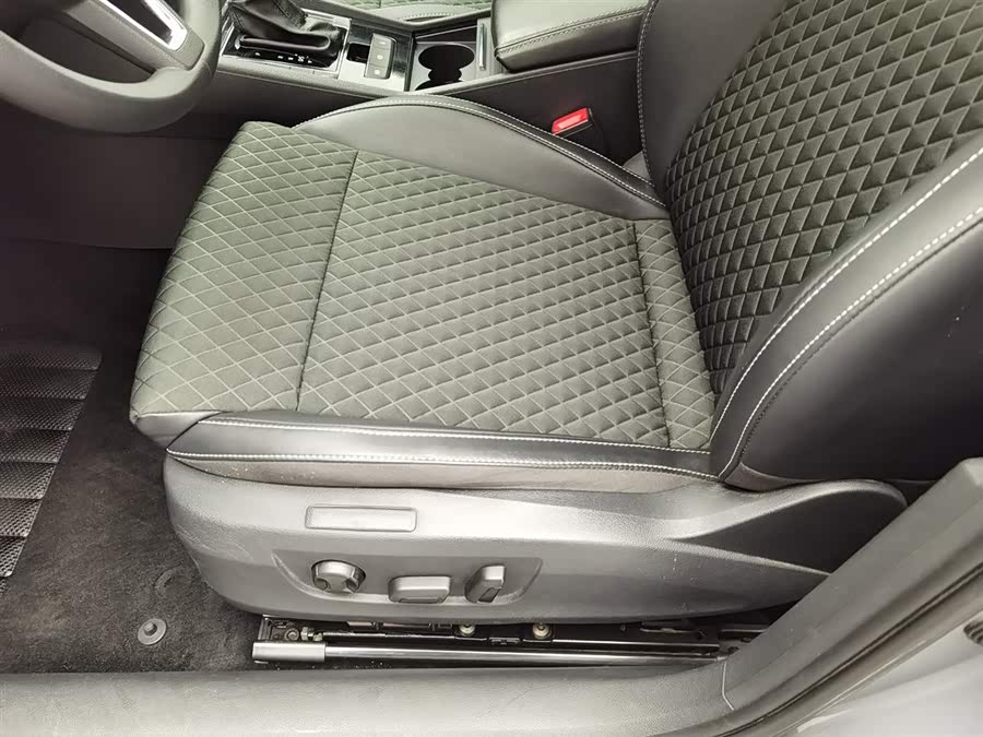 Skoda Superb 2017 car image #21