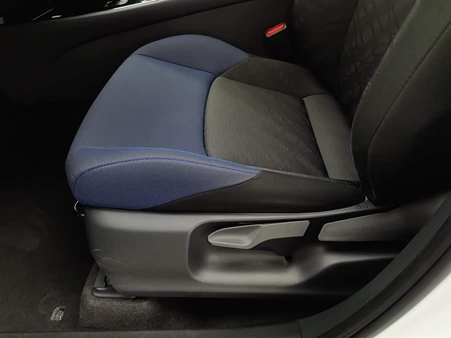 Toyota C-HR EV 2021 immagine di auto #21