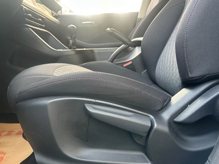 Roewe i5 2024 #21 Roewe i5 2024 car image #21