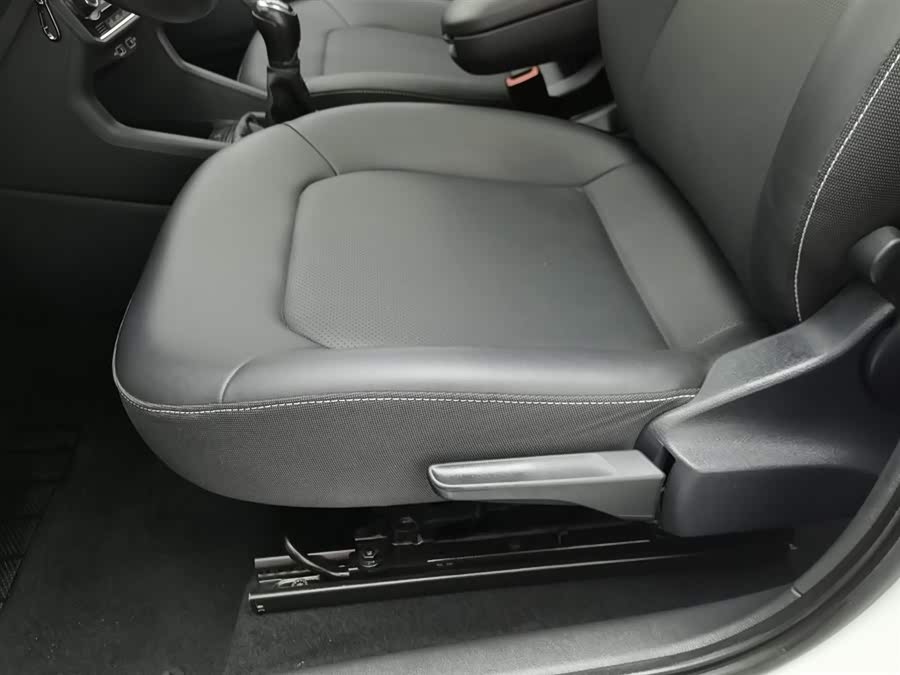Skoda Rapid 2021 car image #21