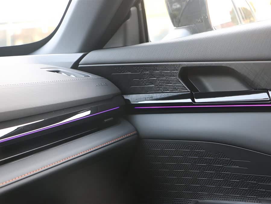 Changan UNI-V 2025 #21 Changan UNI-V 2025 immagine di auto #21