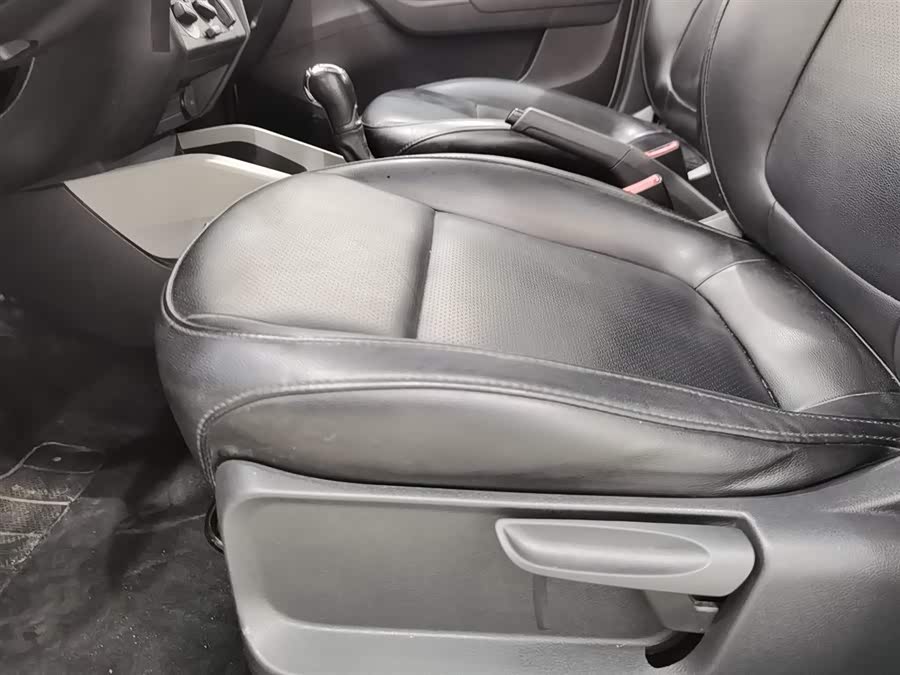 Skoda Fabia 2015 car image #21