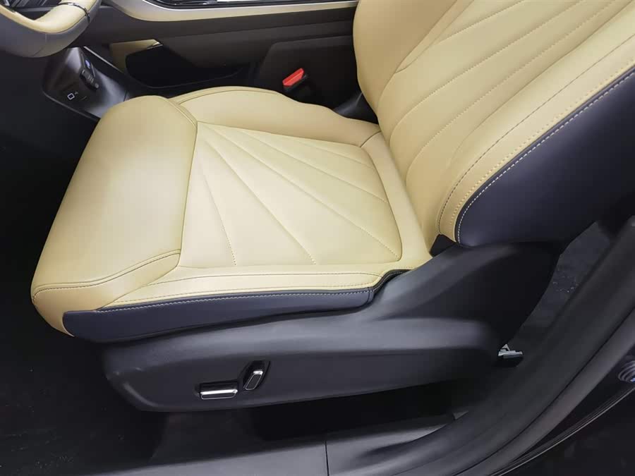 GEELY Boyue L 2024 car image #21