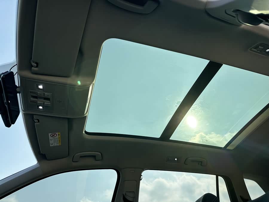 Volkswagen Tiguan L 2021 car image #21