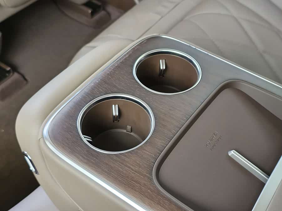 2024 immagine di auto #21