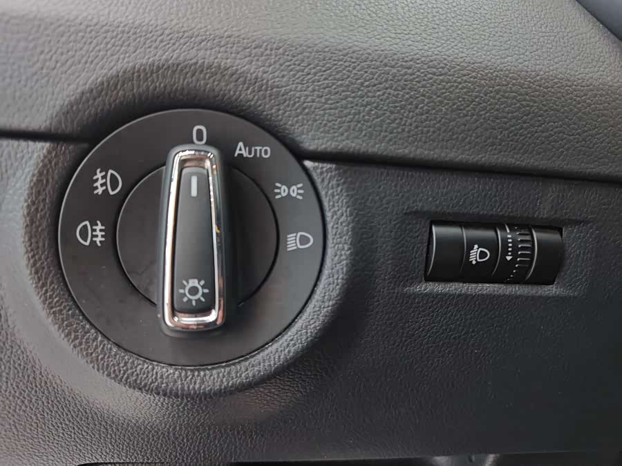 Skoda Octavia 2017 #21 Skoda Octavia 2017 car image #21