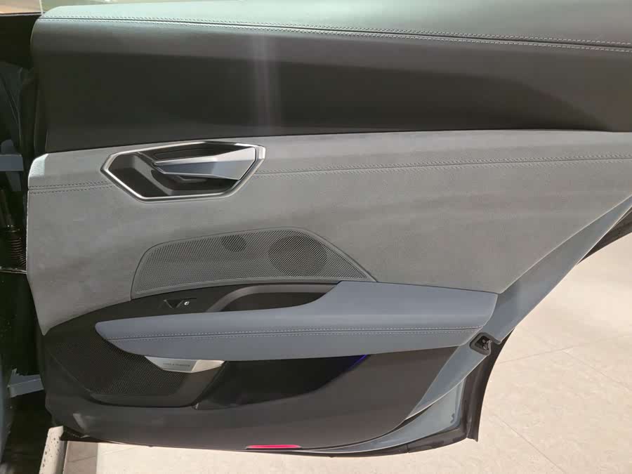 Audi e-tron GT 2024 image de voiture #21