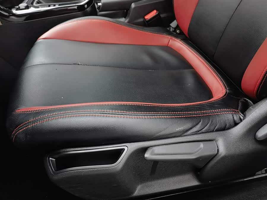 Peugeot 308 2018 car image #21