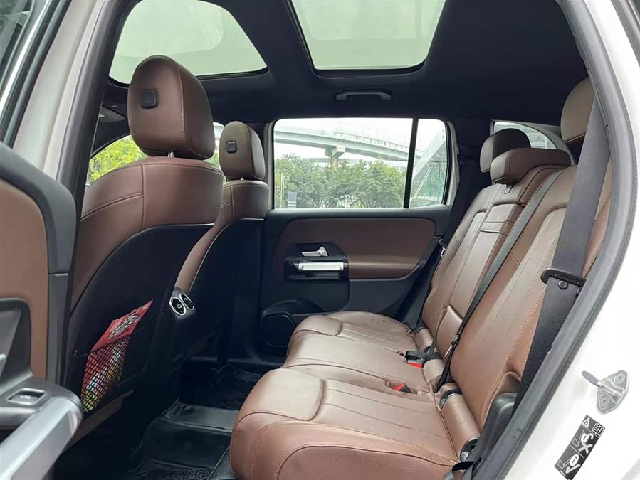 Mercedes-Benz GLB Class 2023 car image #21