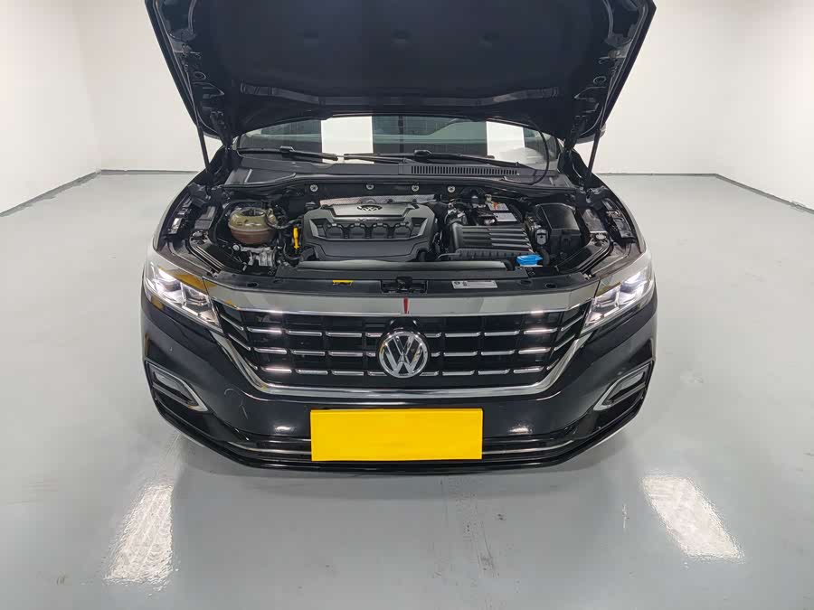 Volkswagen Passat 2019 car image #21