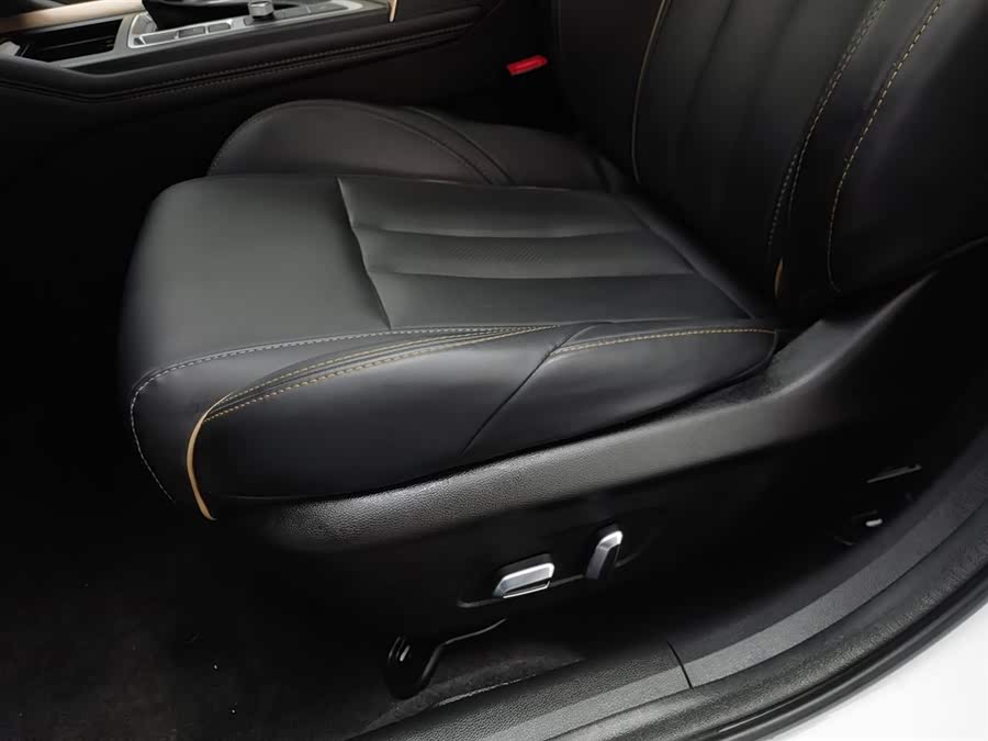 Chery Arrizo 5 Plus 2023 immagine di auto #21