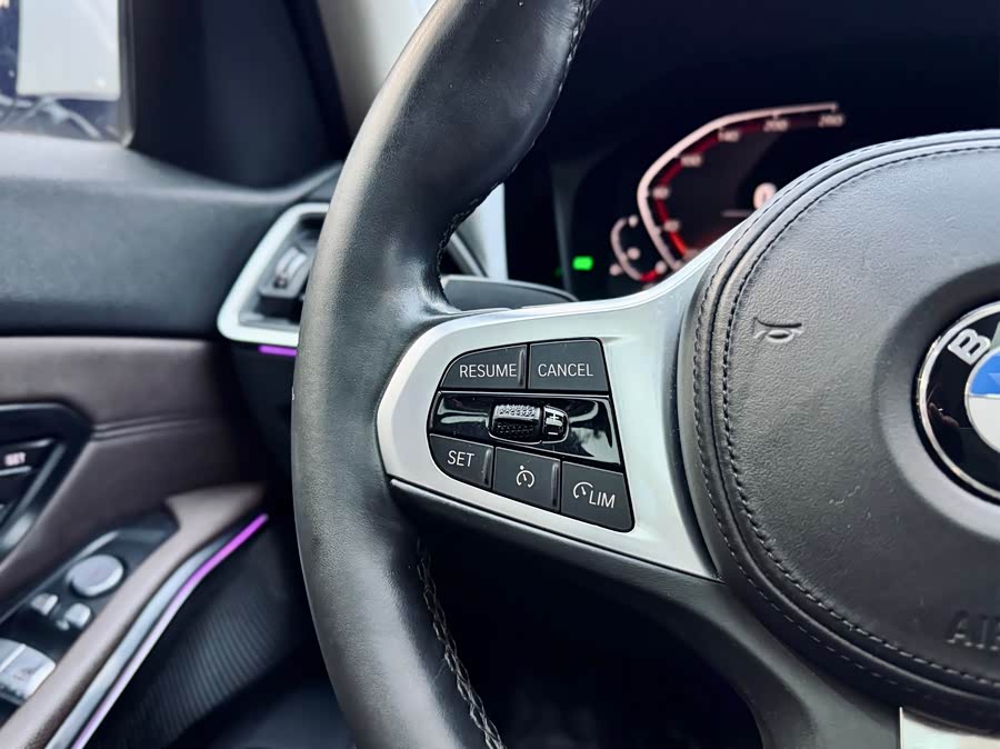 BMW 3 Series 2020 car image #21