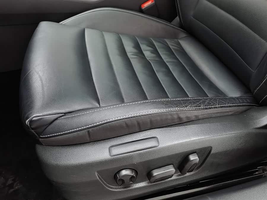 Skoda Superb 2016 car image #21
