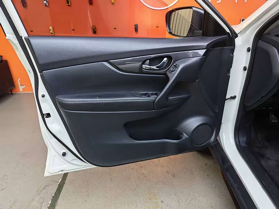 Nissan X-Trail 2018 car image #21