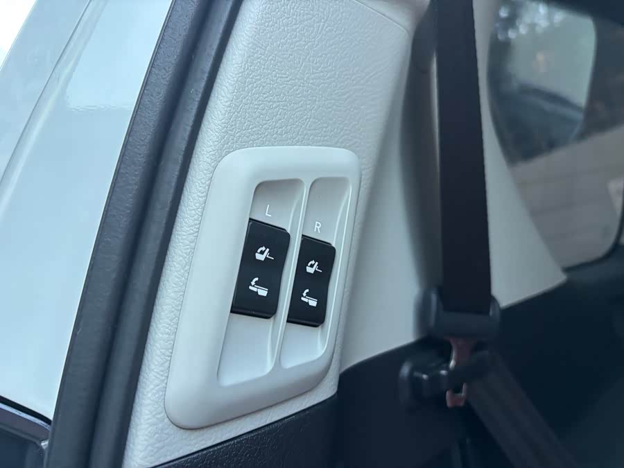 Toyota Land Cruiser Prado 2019 #21 Toyota Land Cruiser Prado 2019 car image #21
