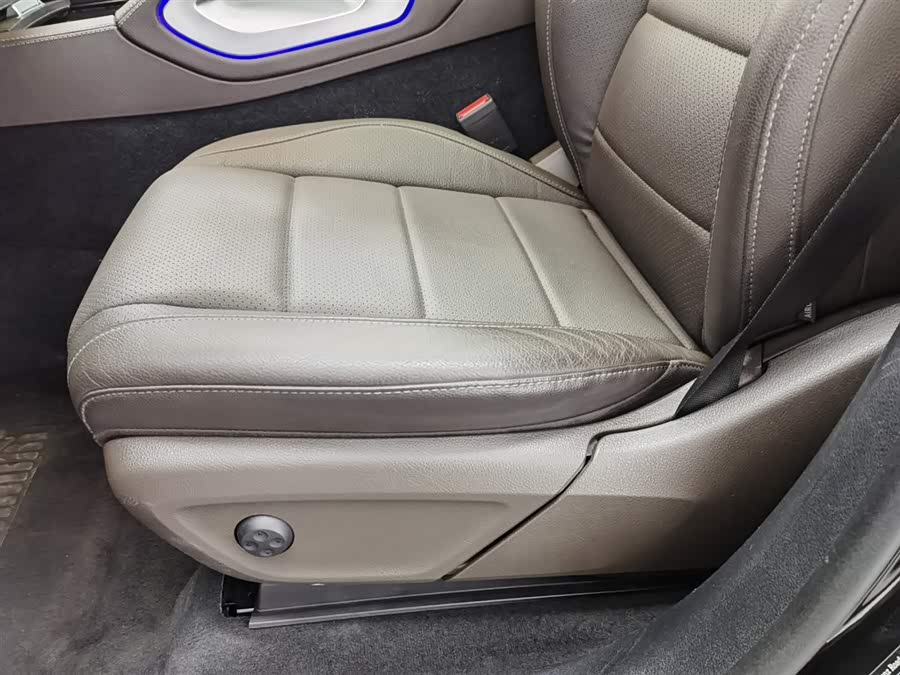 Mercedes-Benz GLE Class New Energy 2021 car image #21