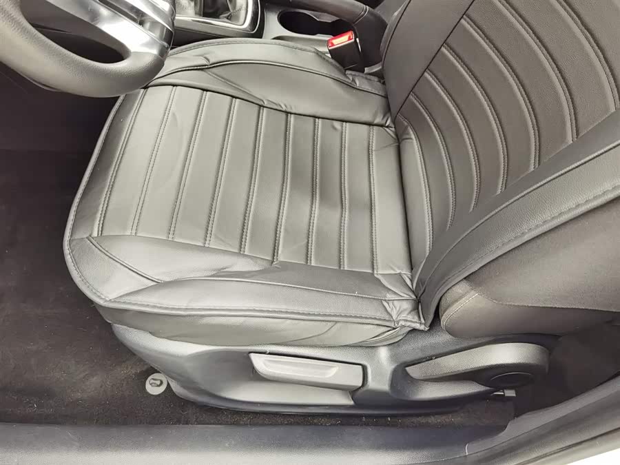 Roewe i5 2020 car image #21
