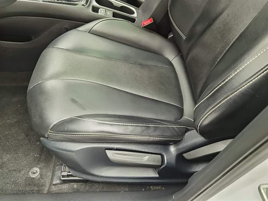 Roewe i5 2021 car image #21