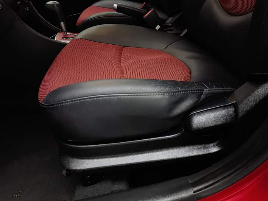 Mazda Reina Hatchback 2015 car image #21