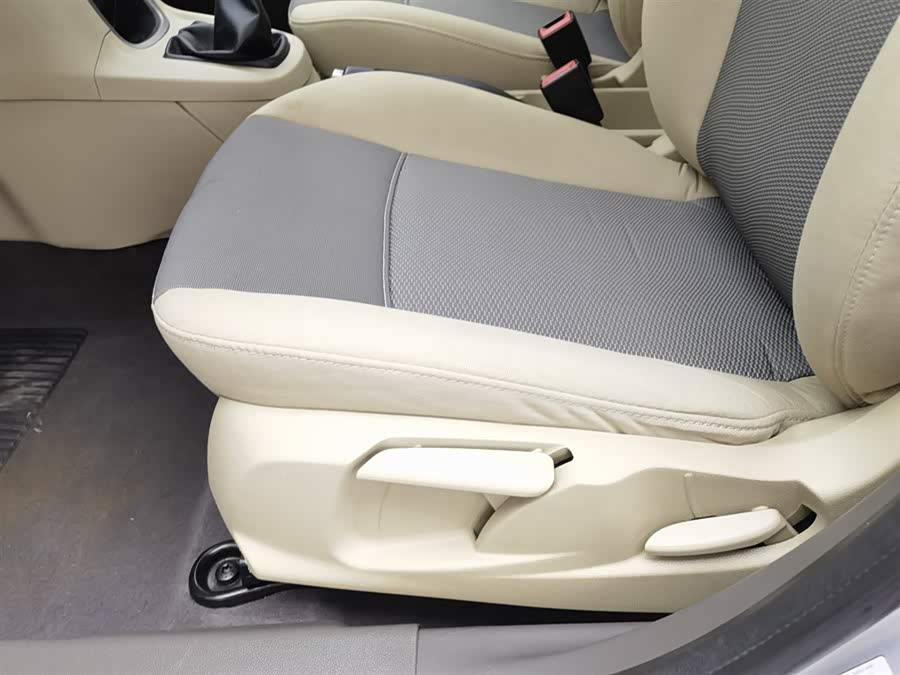 Ford Fiesta 2012 immagine di auto #21