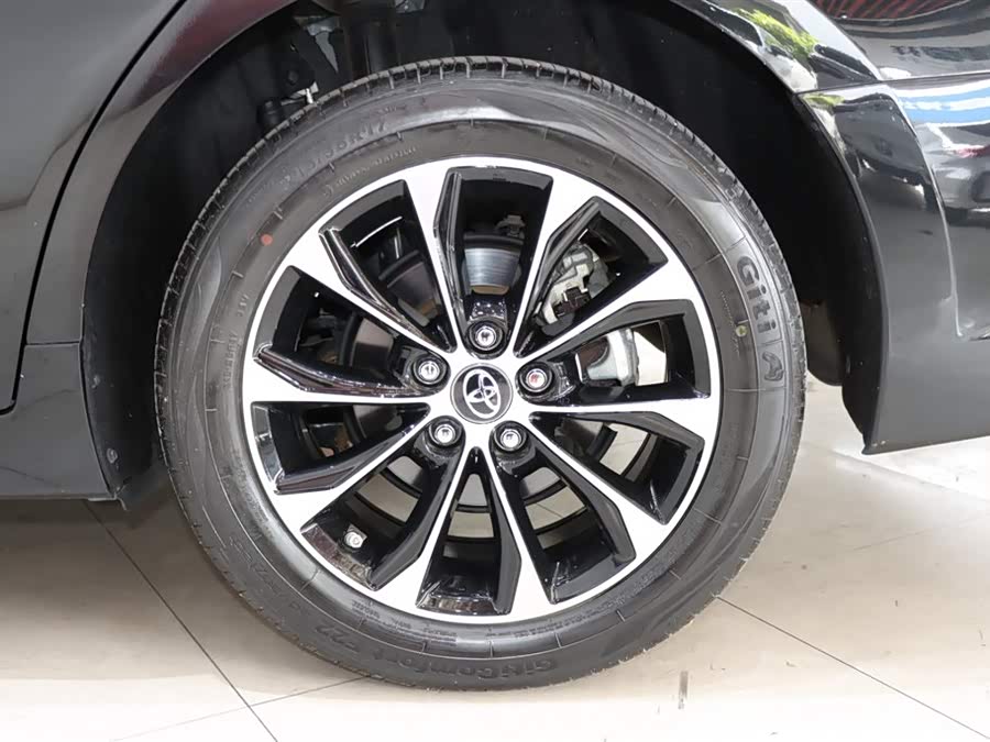 Toyota Avalon 2021 car image #21