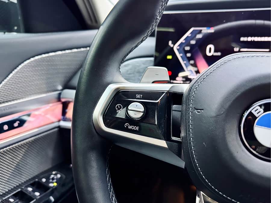 BMW 7 Series 2024 car image #21