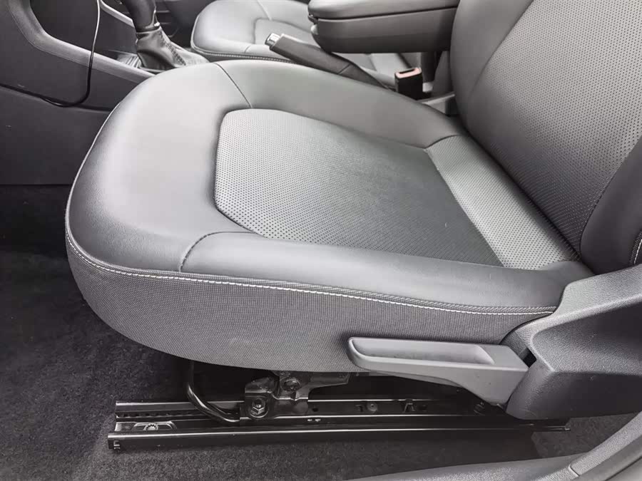 Skoda Rapid 2020 imagen de coche #21